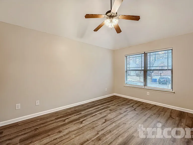4025 Trimrose Ct — Photo 4