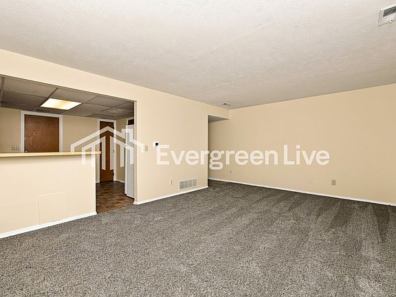 4th image of 2492 Spring Valley Rd