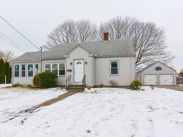 91 Jette St, Swansea, MA 02777