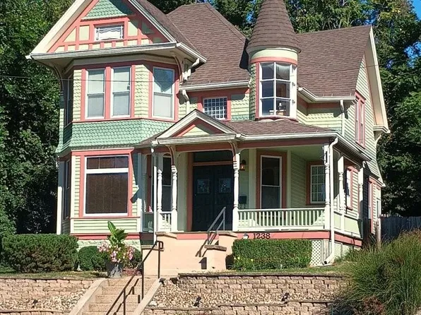 1238 Bird St, Hannibal, MO 63401