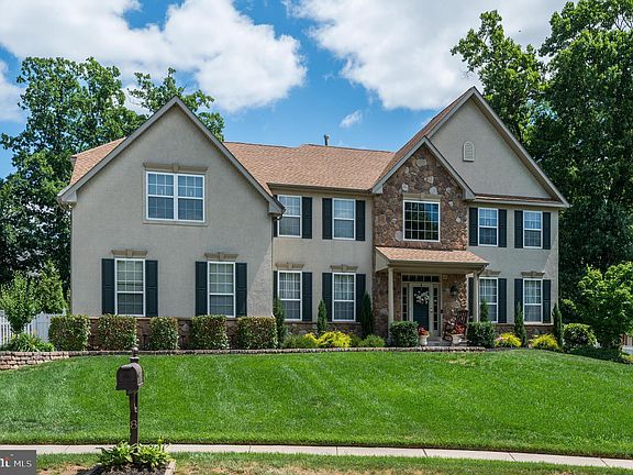 5th image of 8 Ardsley Pl