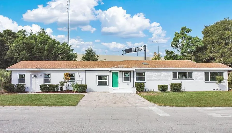 2612 Roxbury Rd