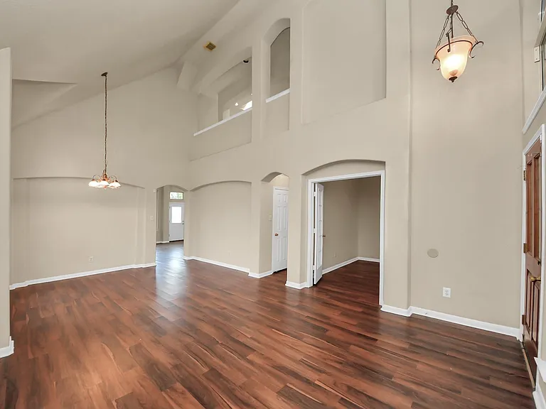530 Majestic Ridge Dr — Photo 12