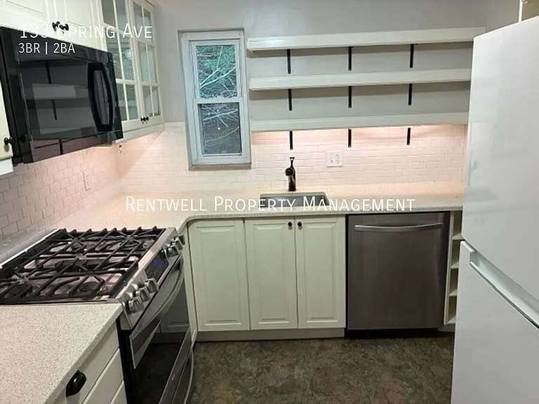 133 Spring Ave — Photo 9