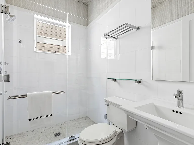 25 Hampton Rd — Photo 17