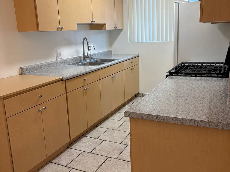 331 Cameron Pl #7 — Photo 4