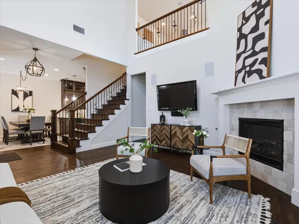291 Moorland Dr, Richardson, TX 75080