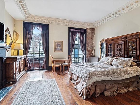4th image of 631 St Peter St #4