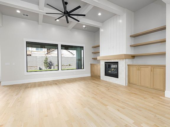 4th image of 367 E Sidbury Rd