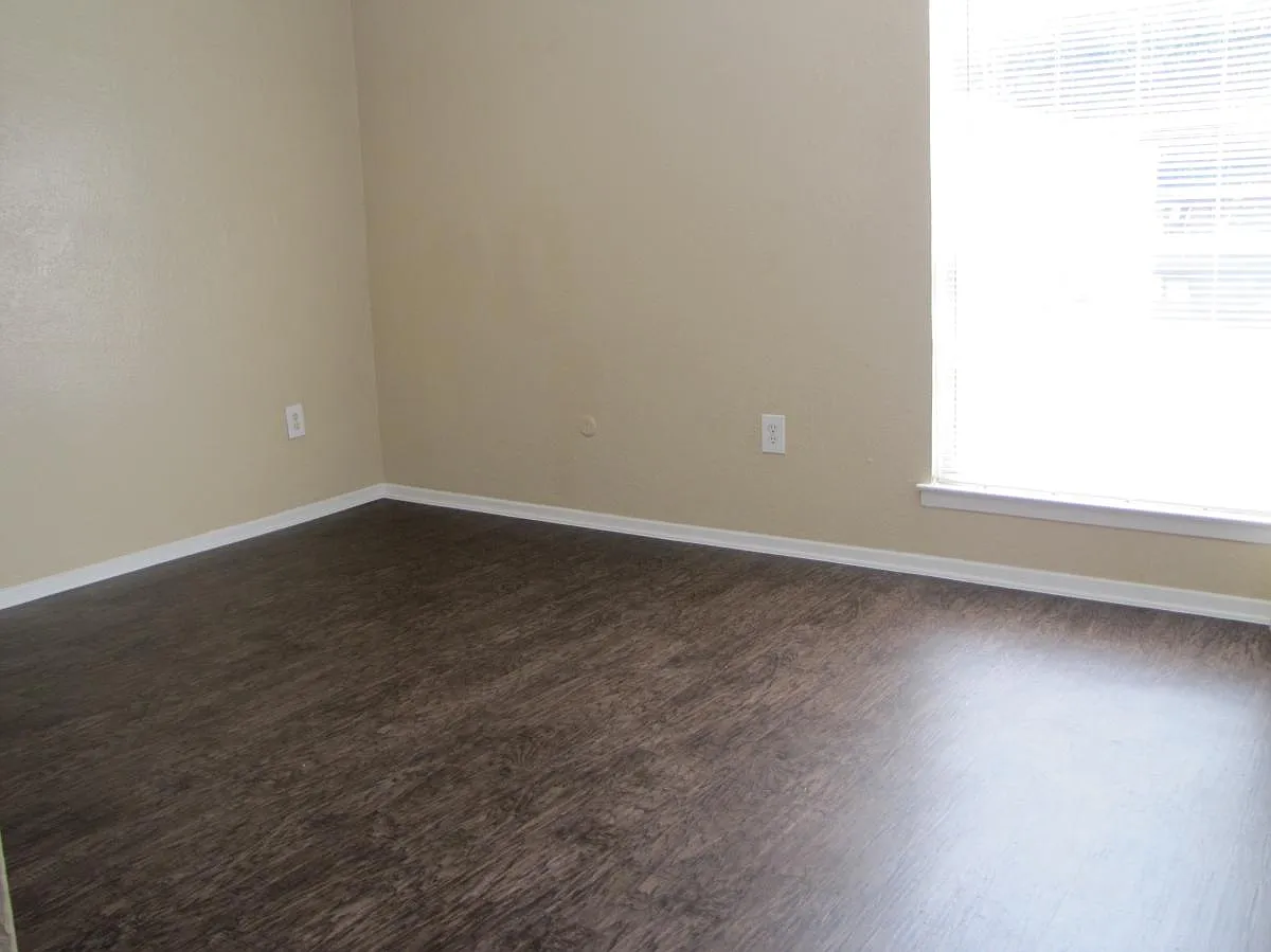 1 bed, 700 sqft, $675 — Photo 1