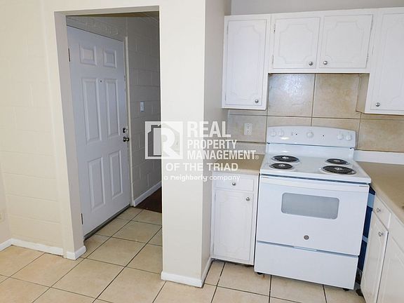 3rd image of 1500 Autumn Dr APT D