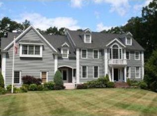 97 Deerfield Ln, Hanover, MA 02339