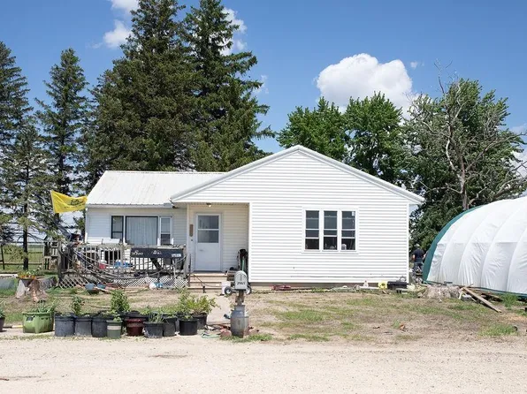 27045 220th St, Clarksville, IA 50619