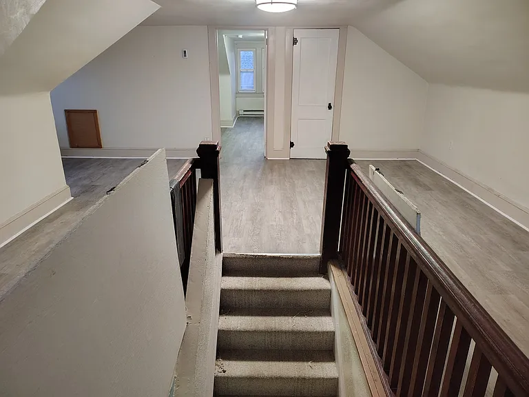 819 W 4th St #2 — Photo 16