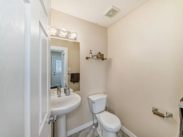 2362 29a Ave NW — Photo 26