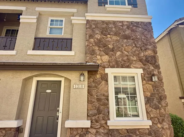 1318 S Sabino Dr, Gilbert, AZ 85296