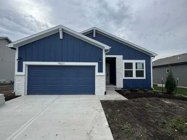 19627 W 195th Pl, Spring Hill, KS 66083