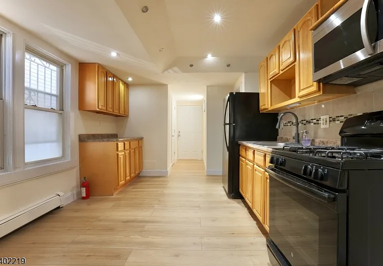 859 Lafayette St — Photo 2