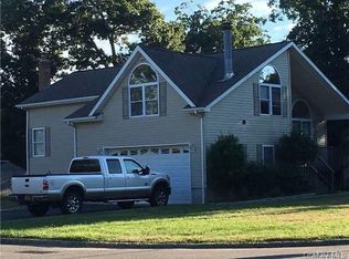 54 Rugby Dr, Shirley, NY 11967