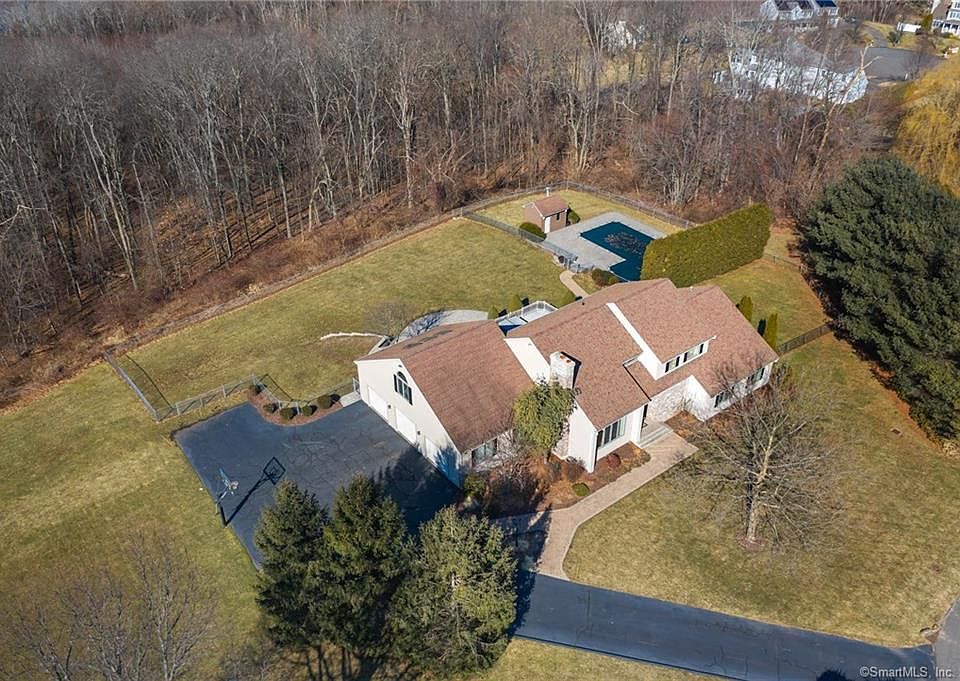 10 Enfield Gardens Dr, Enfield, CT 06082 Zillow