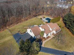 10 Enfield Gardens Dr, Enfield, CT 06082