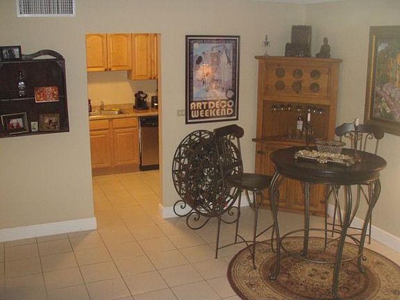 4th image of 10511 SW 108th Ave #187