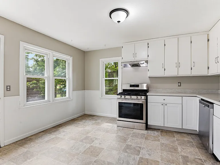 3430 Taylor St NE — Photo 5