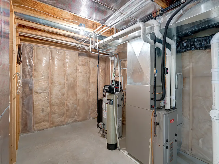 836 Thompson Dr — Photo 21