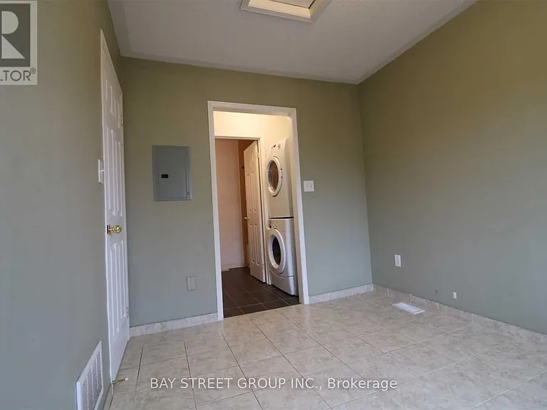 46 Balsam St — Photo 6
