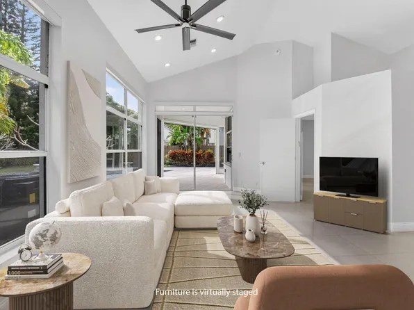 6607 NW 25th Way, Boca Raton, FL 33496