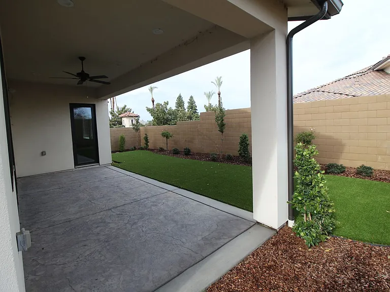 2104 Las Palmas — Photo 26