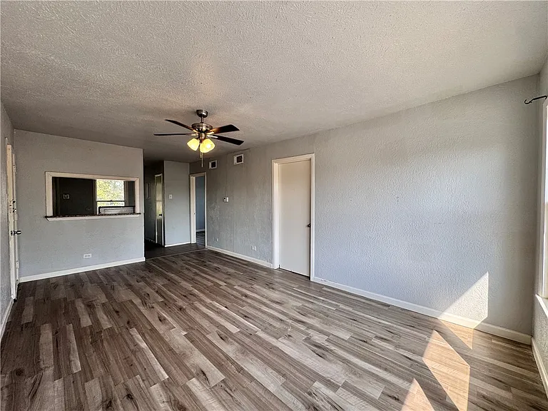3120 Santa Fe St #12 — Photo 2