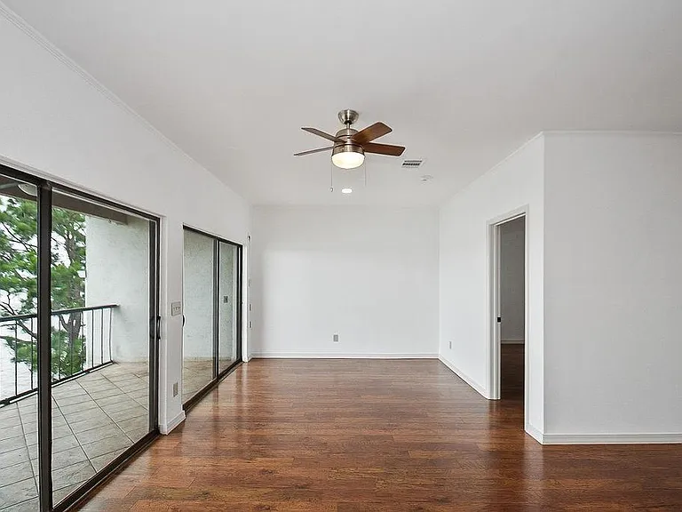 401 Lakeside Ln #311 — Photo 9