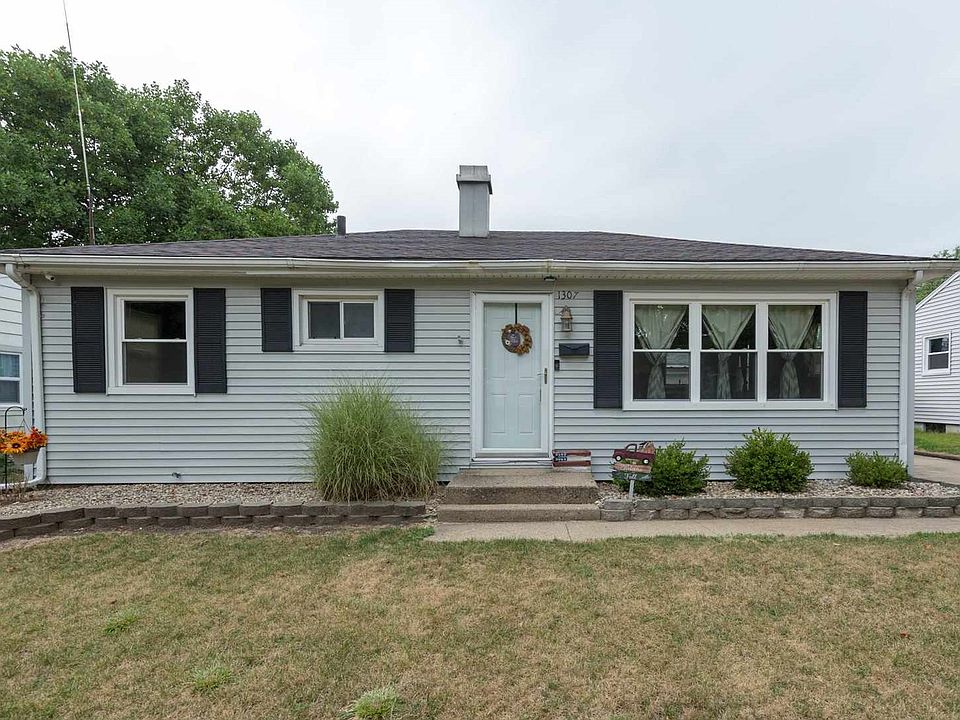 1st image of 1307 Canterbury Dr