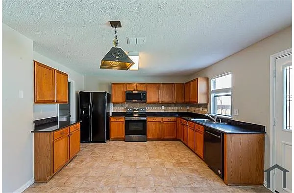 Building Photo - 2340 Avalon Creek Way