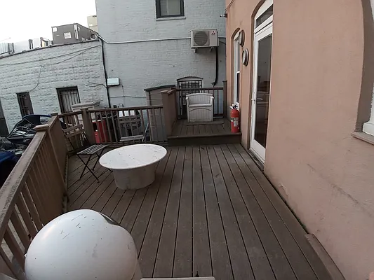 Rented by Halvatzis Realty | media 9