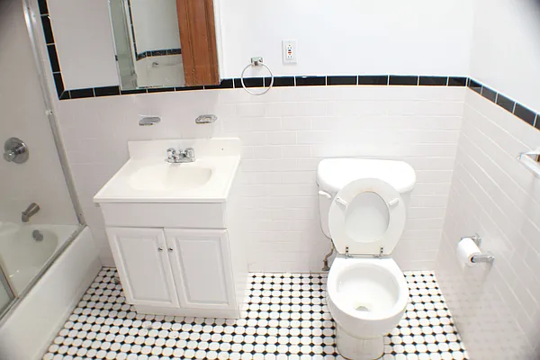 Rented by Makover Group Inc | media 34