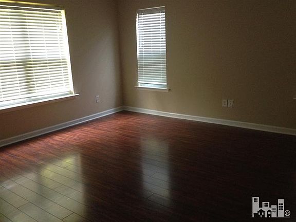 4th image of 4420 Jaybird Cir #108