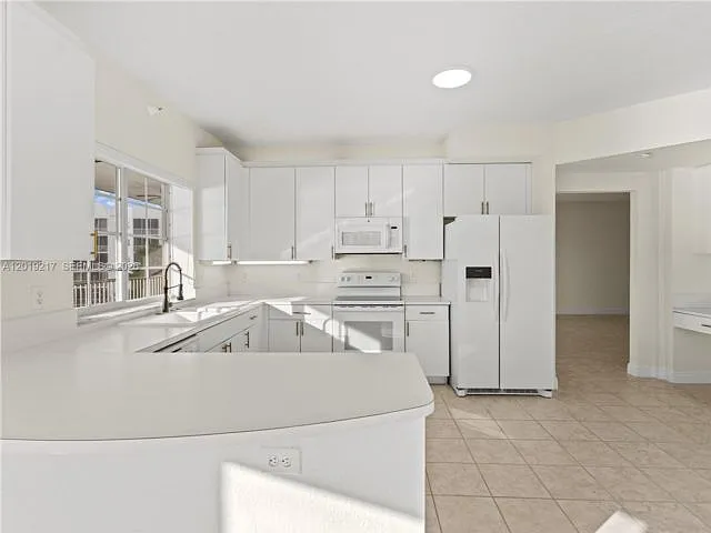 10720 NW 66th St — Photo 11