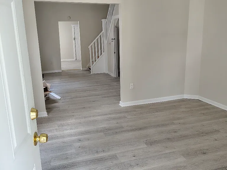 30 N Bradley Ave — Photo 6