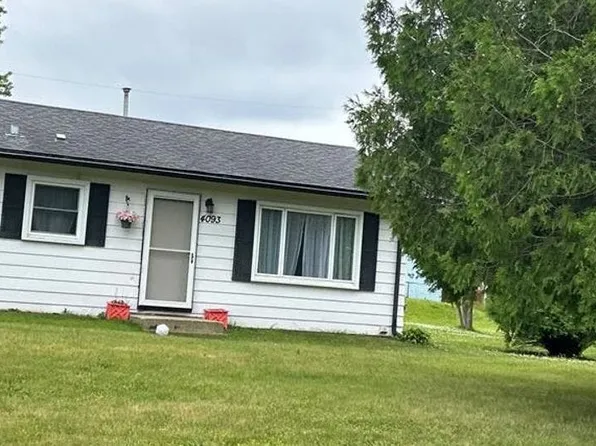 4093 E Studio Ln, Oak Creek, WI 53154
