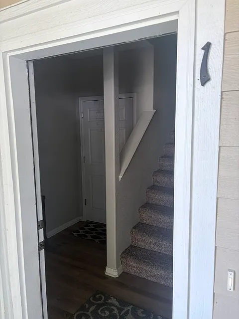 2 bed, 1047 sqft, $1,700 — Photo 2