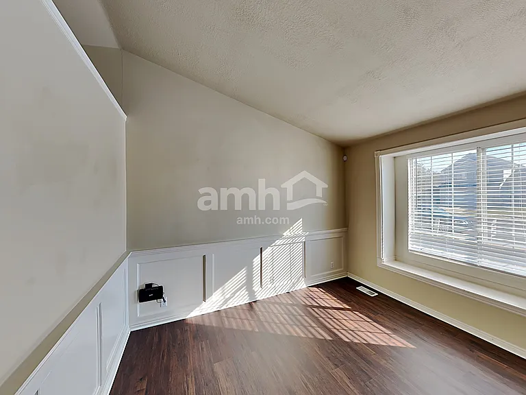 1261 E 3075 N — Photo 5