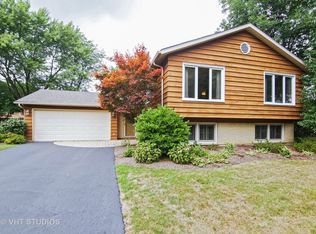 110 E Burr Oak Dr, Arlington Heights, IL 60004
