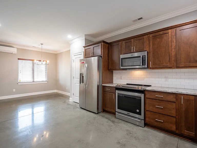 3111 Saint Elmo Ave — Photo 3