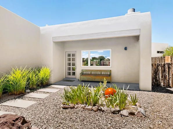 1522 Calle Redondo, Santa Fe, NM 87505