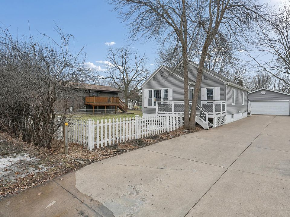 1st image of 1872 4th St