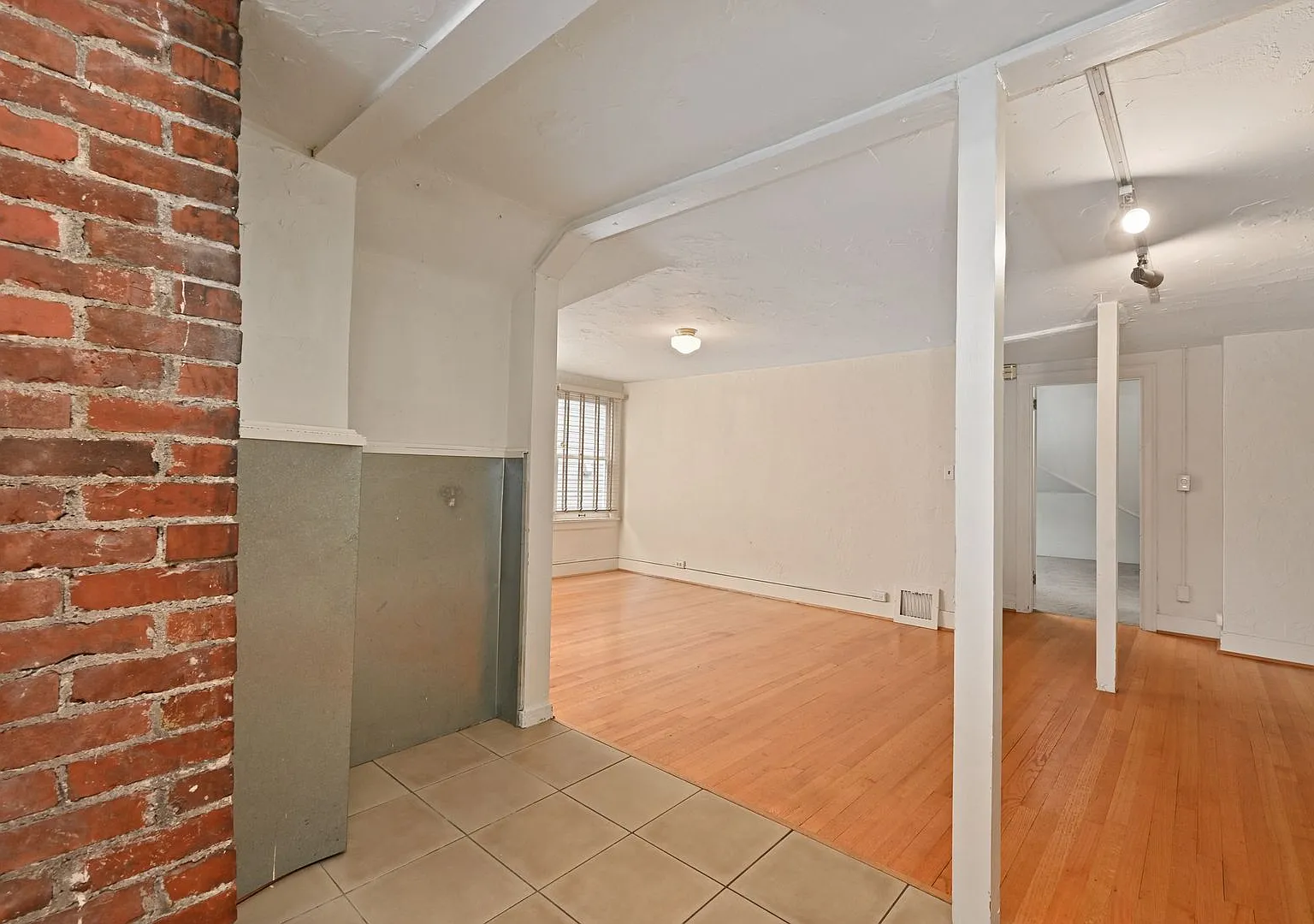 1509 10th Ave W. — Photo 4