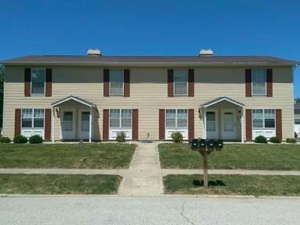 2115 Yorktowne Dr, Valparaiso, IN 46383