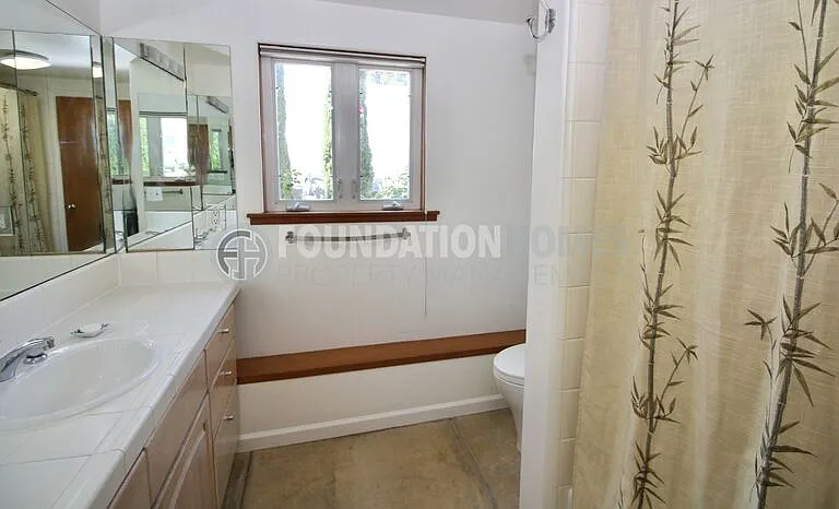 15 Bank St #A — Photo 8